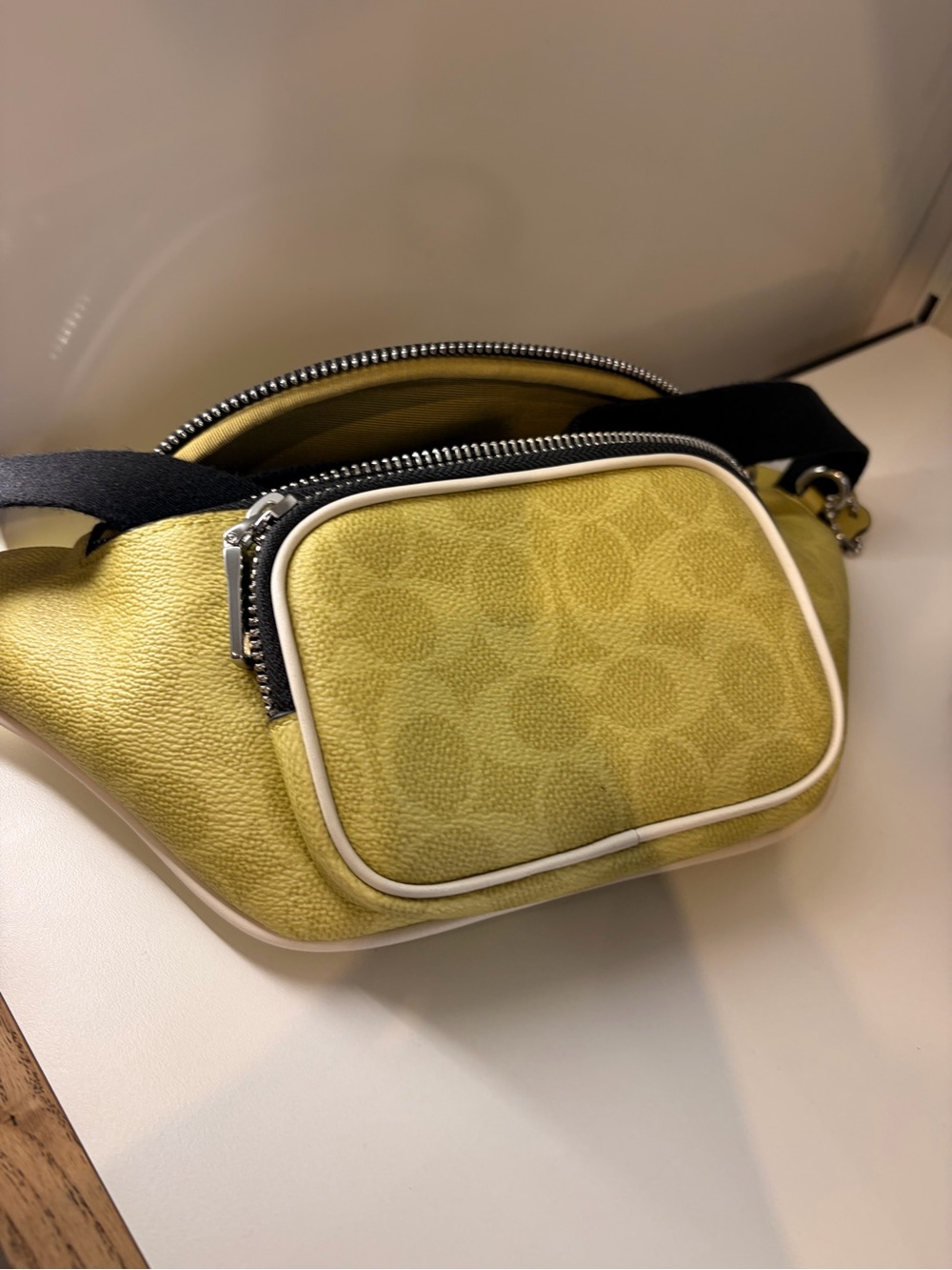 Coach Men's yellow Signature Canvas Belt Bag with Black Trim new